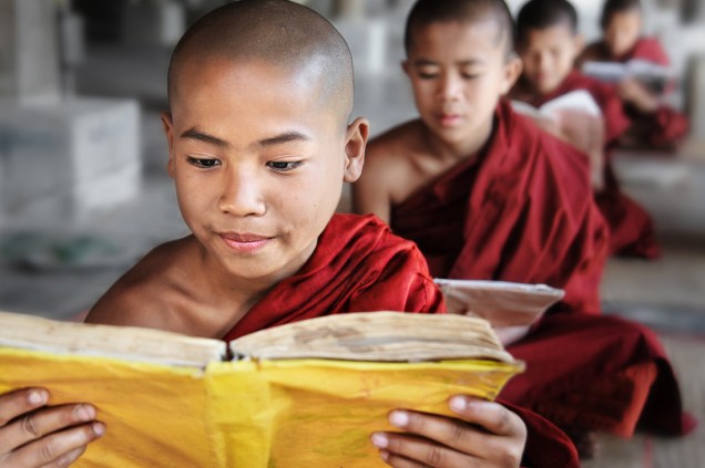 17-David-Lazar-Novice-Monks-Reading