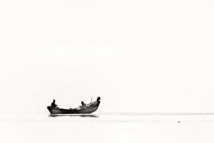 adventure-black-and-white-boat-910213